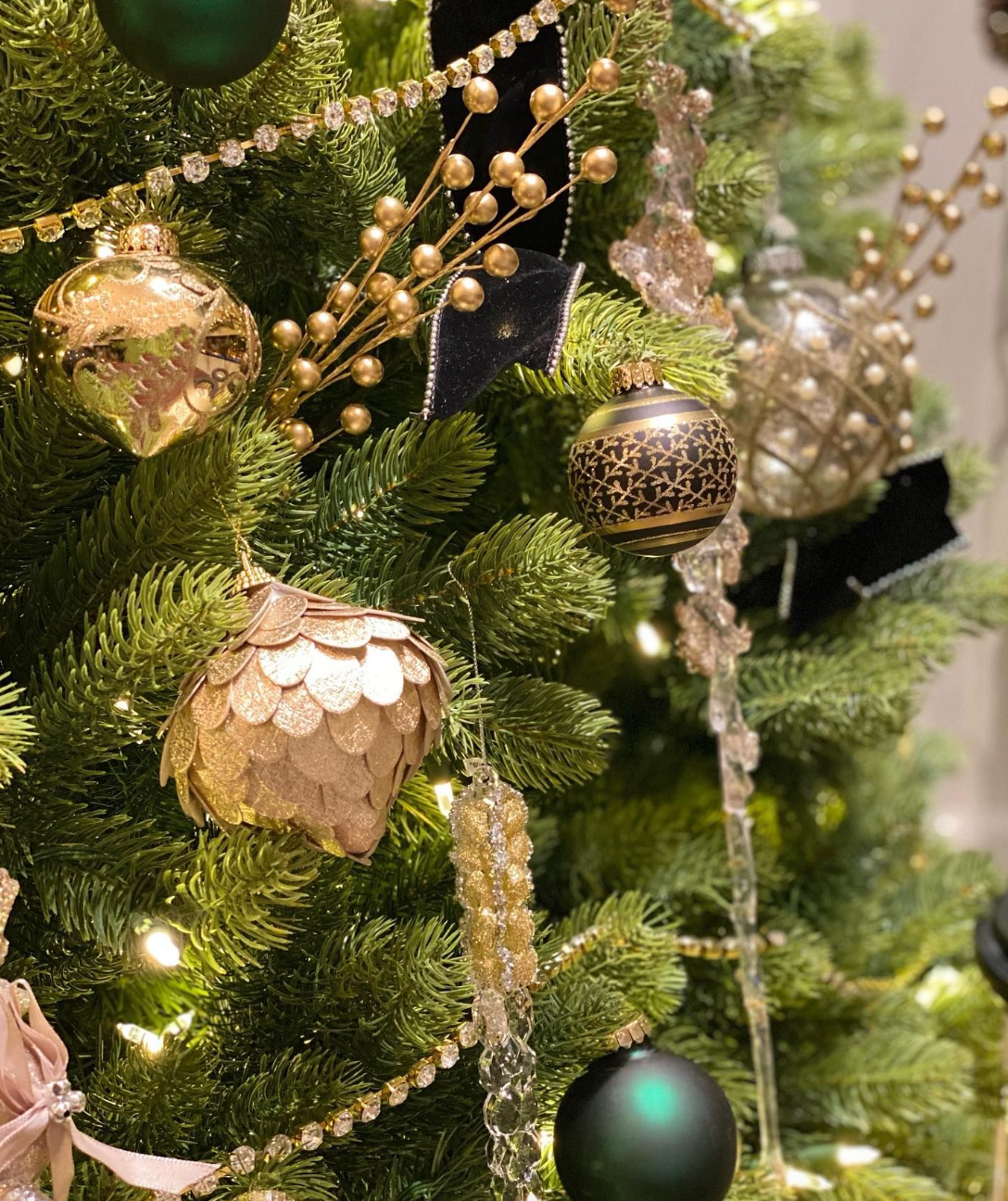 Árvore Realeza com 1200 LEDs Brancos e Coloridos