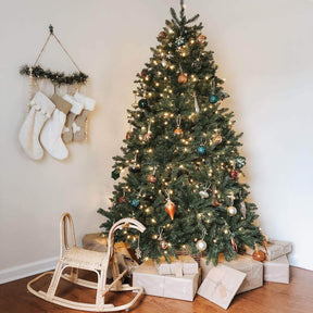 Árvore Majestade Verde sem Luzes